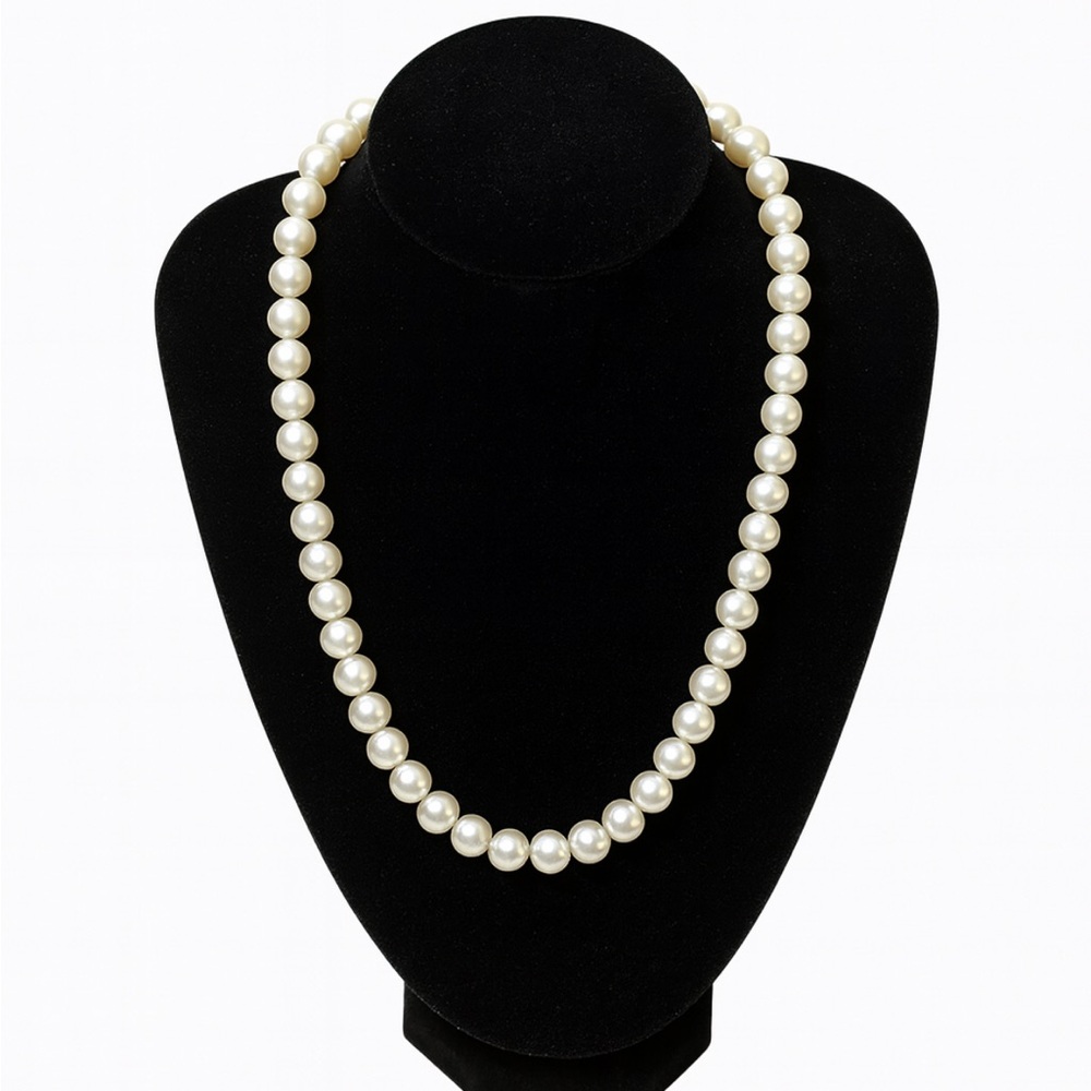 Elegant Pearl Necklace